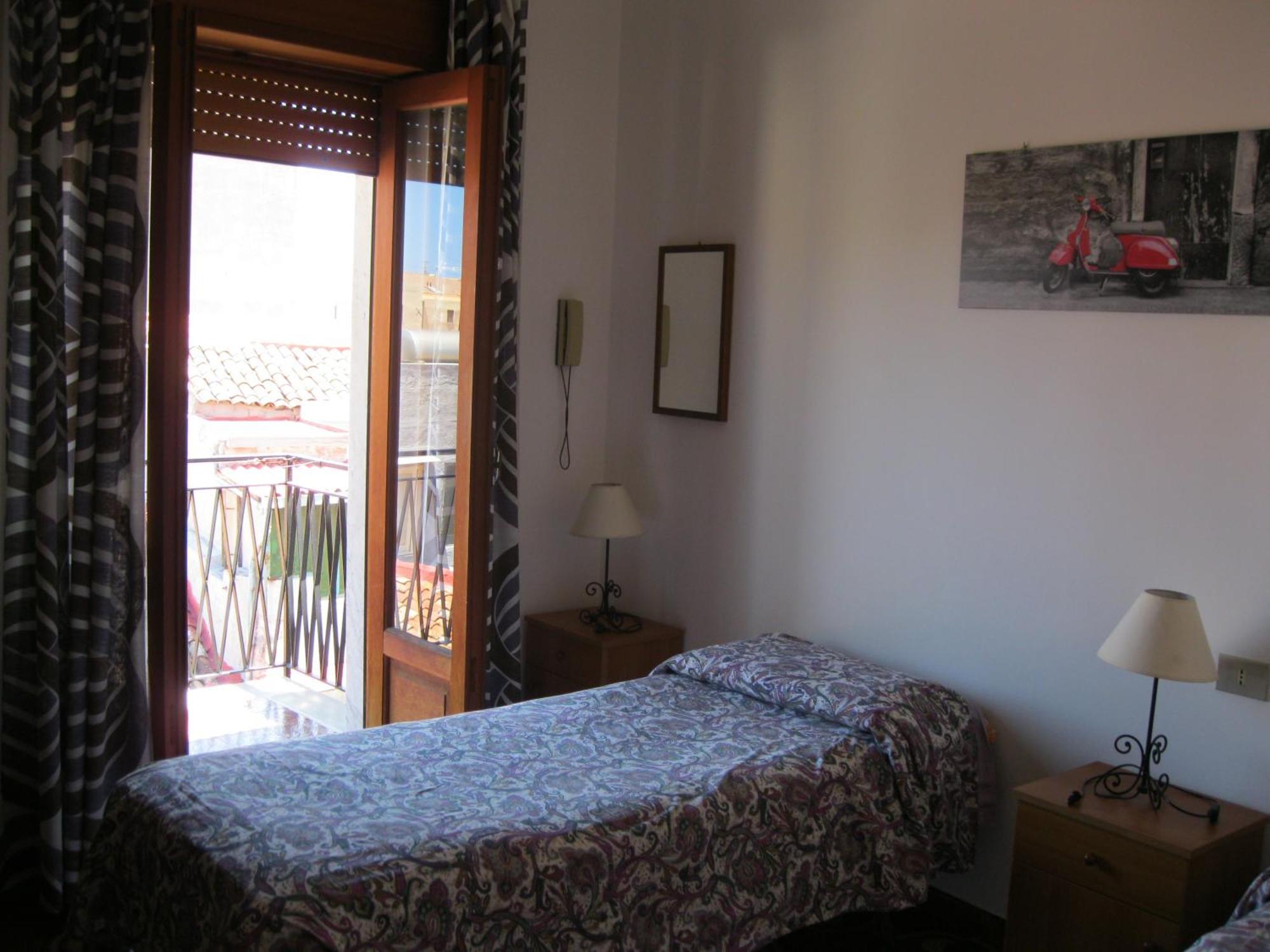 Hotel California Milazzo Rom bilde