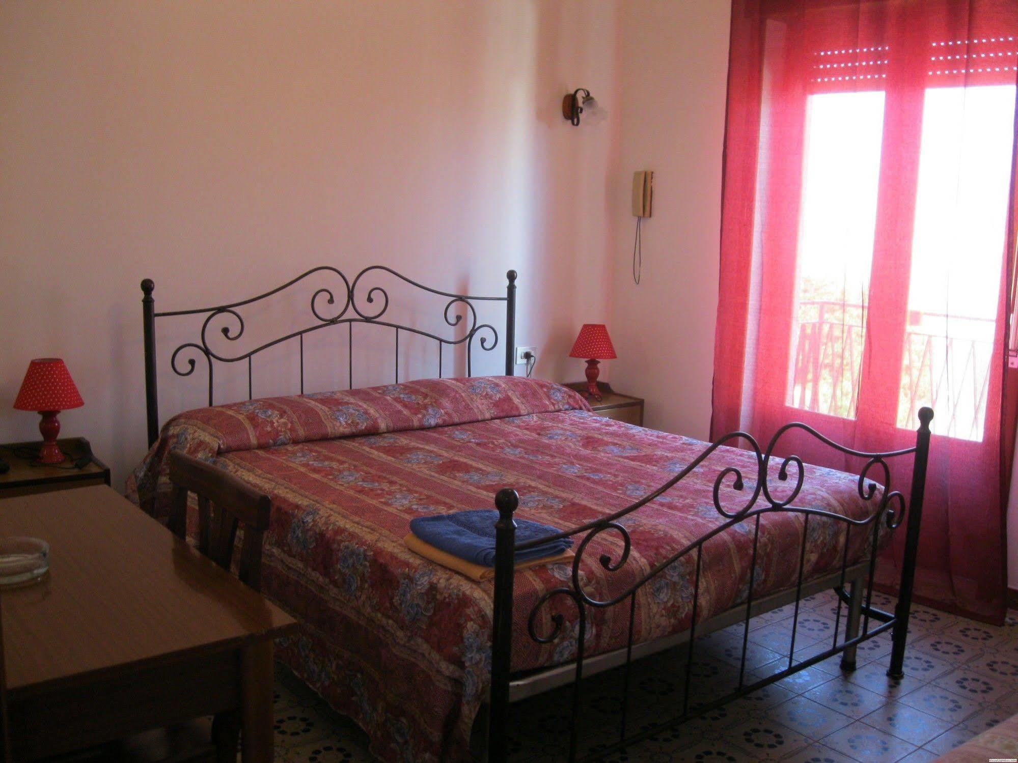 Hotel California Milazzo Eksteriør bilde